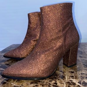 NWT - Renvy Merco Bronze Ankle Boots, Bronze